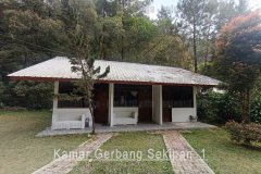 Kamar-Gerbang-Sekipan_1